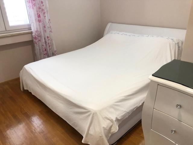 Bedroom With Bathroom Shower Split Zewnętrze zdjęcie